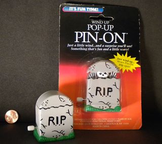 Halloween pop-up pin-on