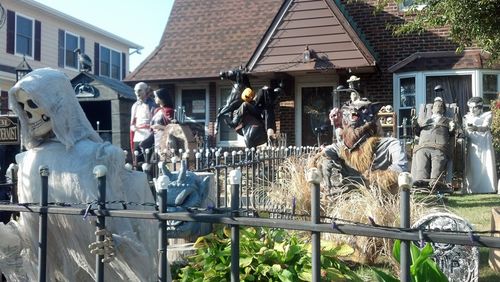 halloween haunt display