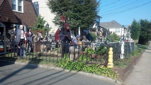 halloween haunt display