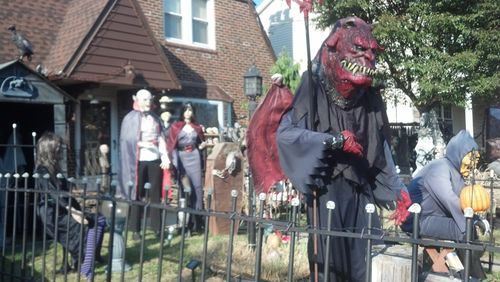 halloween haunt display