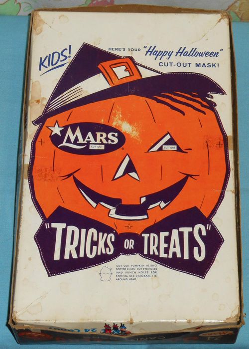 3 muskateers halloween candy box 3