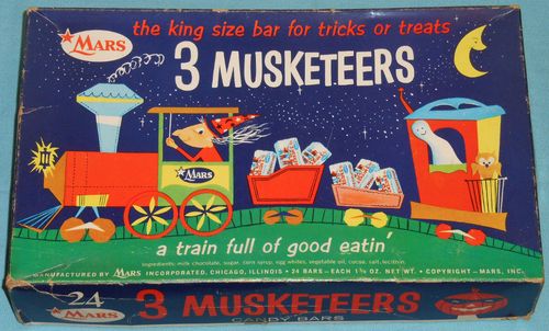 3 muskateers halloween candy box 1