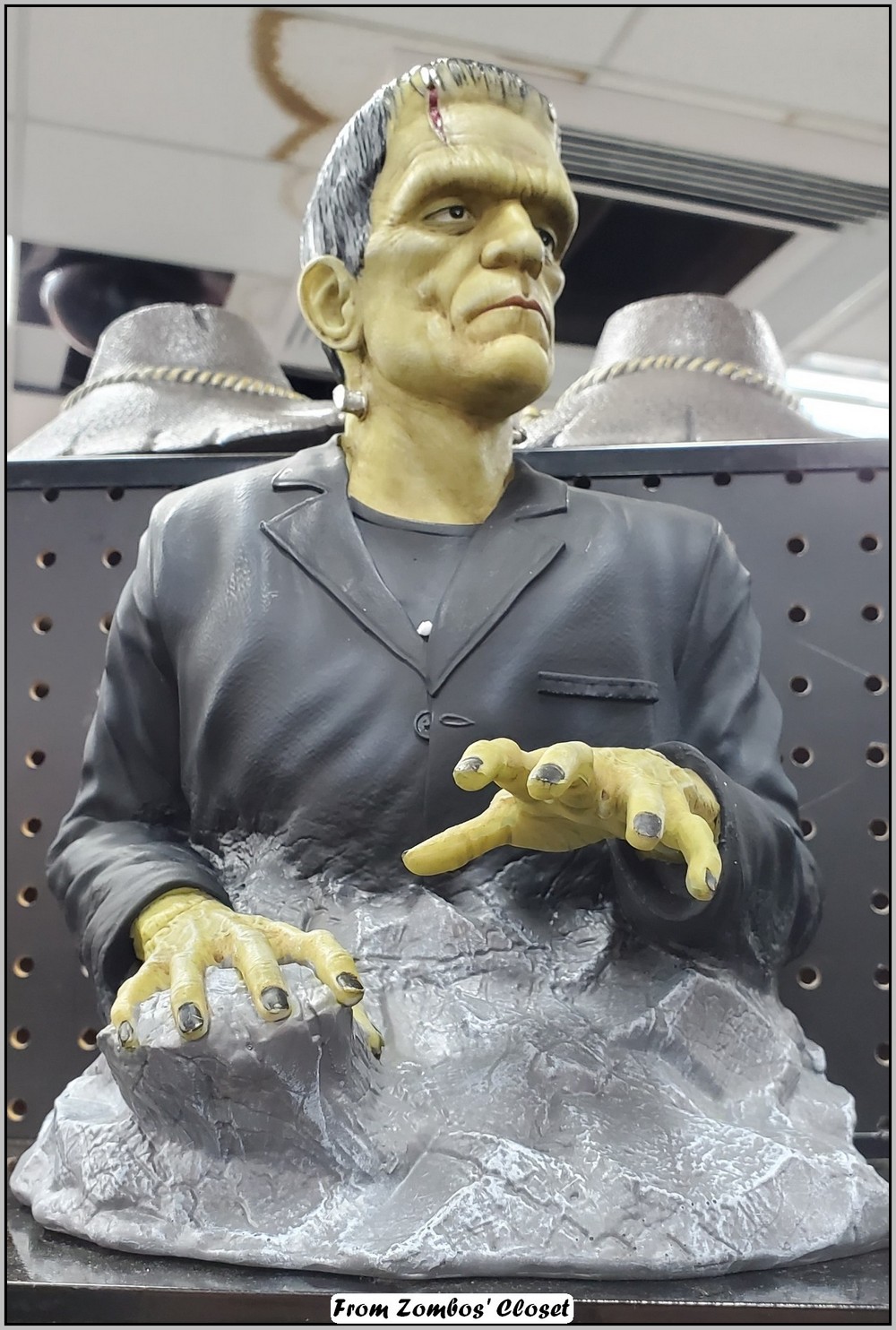 Spirit Halloween 2024 store display Spirit Halloween 2024 store display