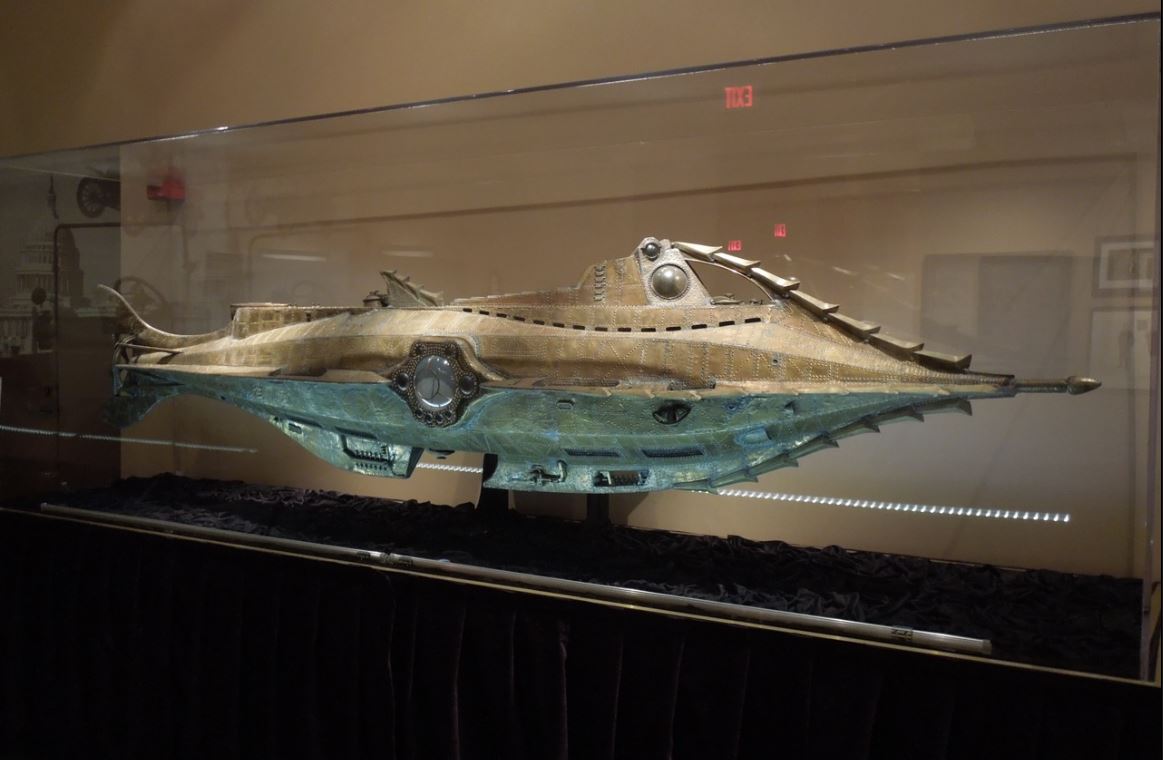 The magnificent 11-foot Nautilus model. Victorian-styled, it looked old, heavy and armor plated! The magnificent 11-foot Nautilus model. Victorian-styled, it looked old, heavy and armor plated!