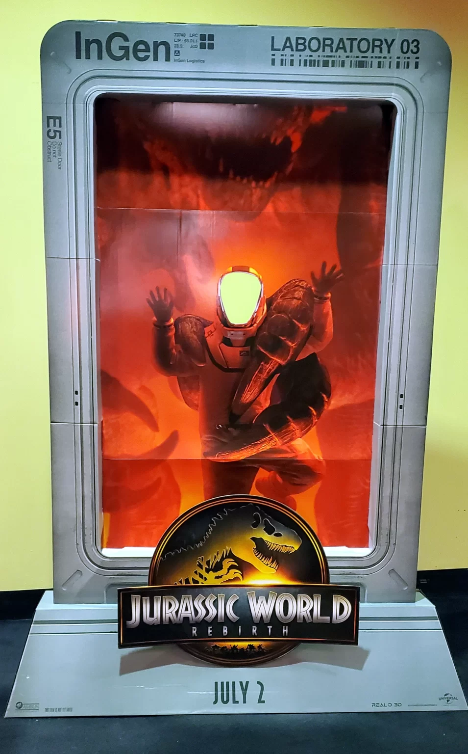 Jurassic World Standee Jurassic World Standee